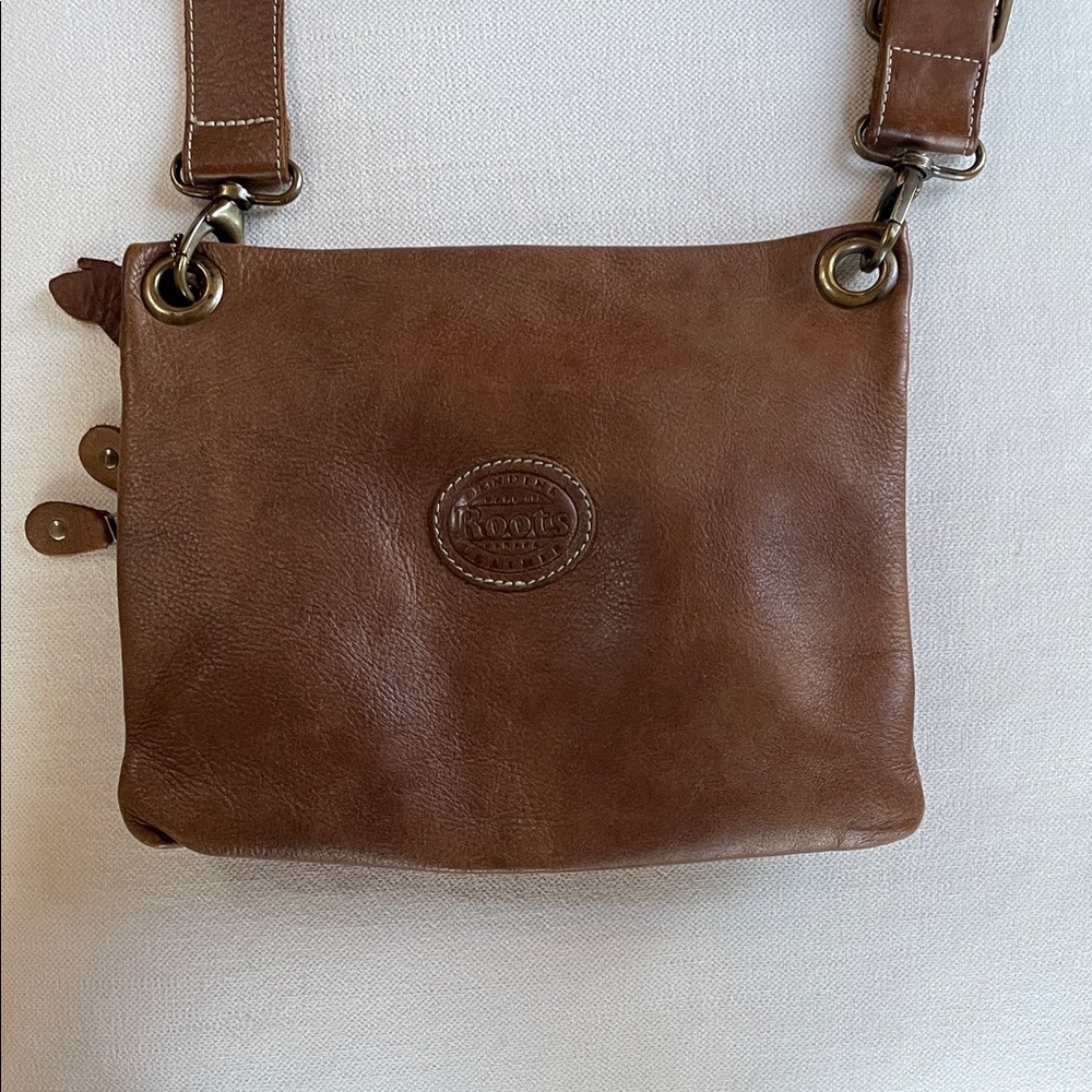Roots Village Crossbody Bag Camel Leather - Picture 4 of 6
